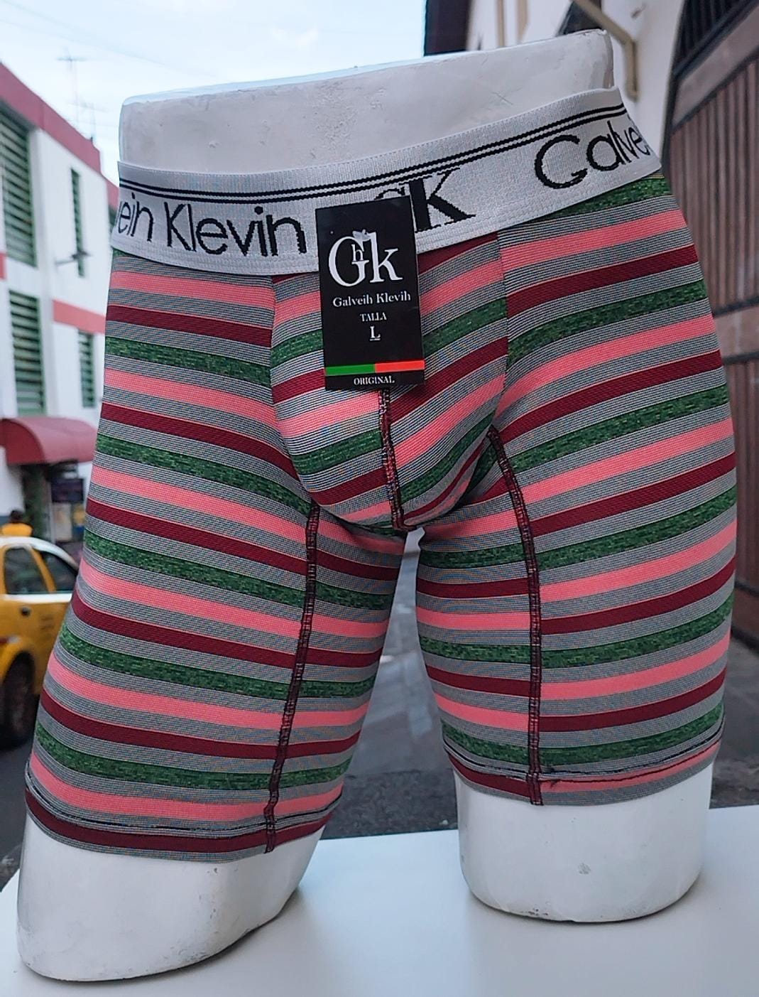 COMPRA 12 BOXER DE LICRA PIERNA LARGA Y RECLAMA 6 PARES DE MEDIAS GRATIS