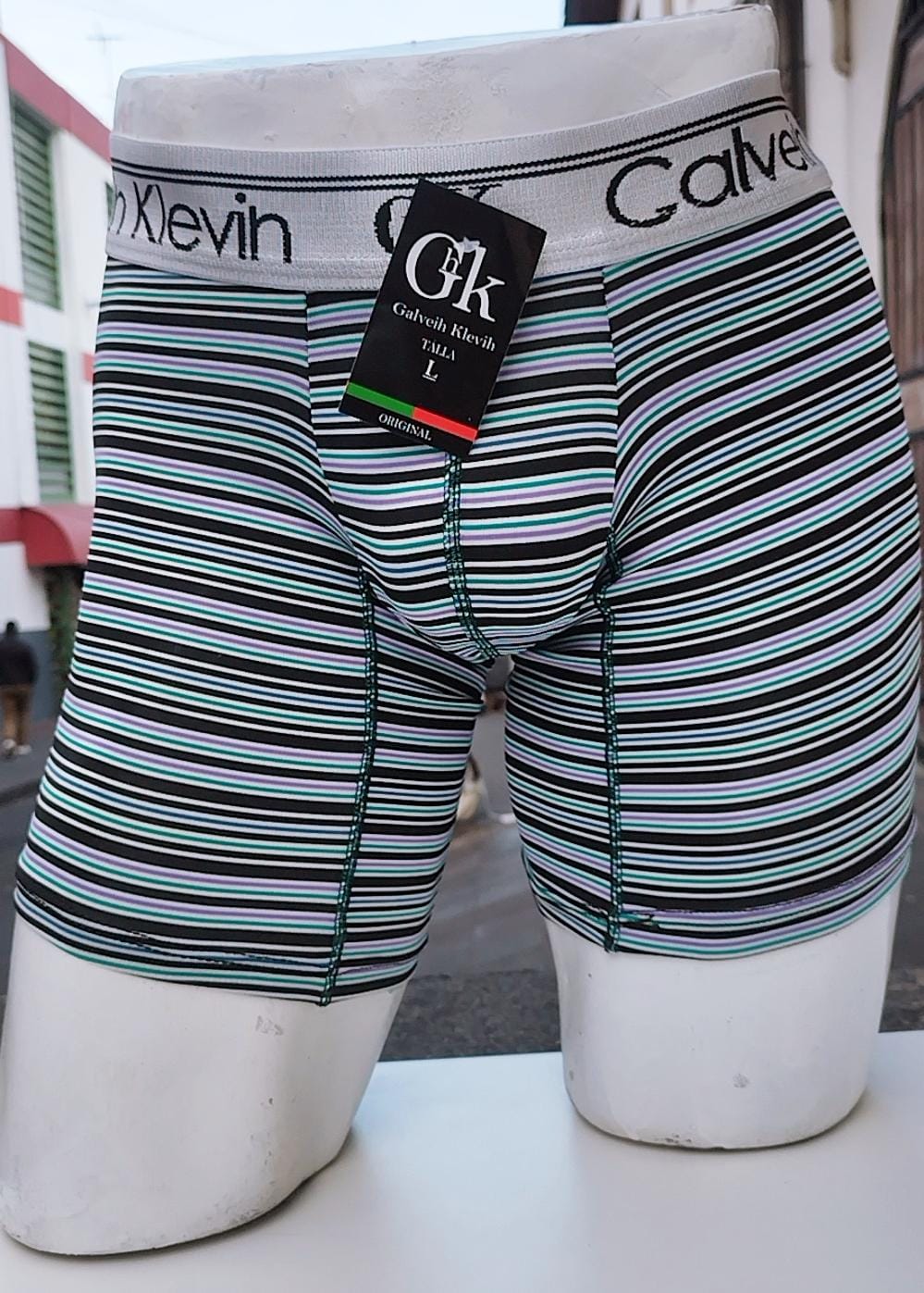 COMPRA 12 BOXER DE LICRA PIERNA LARGA Y RECLAMA 6 PARES DE MEDIAS GRATIS